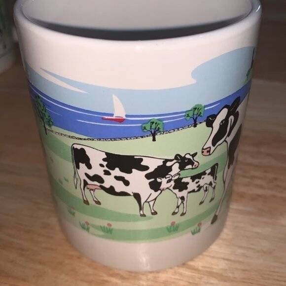 Set Of 4 Ceramic Mugs With Cow & Farm Scene Design - Picture 3 of 6